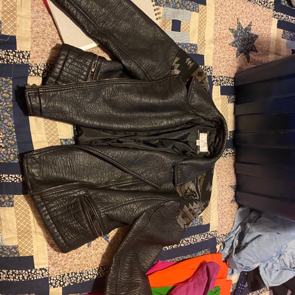 Jean jacket black with shoulder print